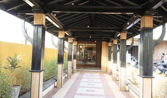 Hotel Yellow Lime Ahmedabad Buitenkant foto