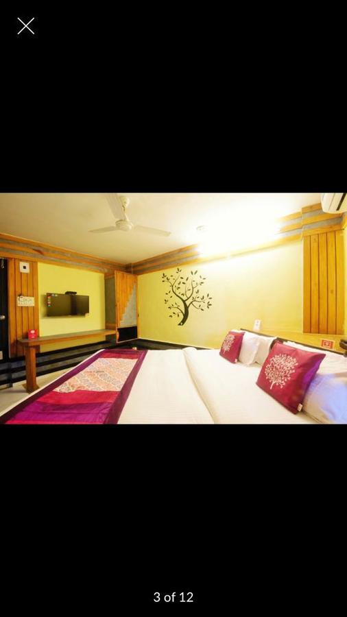 Hotel Yellow Lime Ahmedabad Buitenkant foto